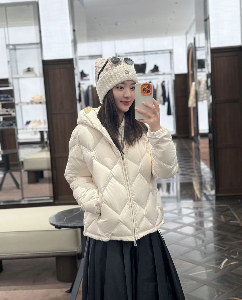 몽클레르 다이아몬드 퀼팅 후드 재킷 - 로에베 패딩 레플리카 사이트 참고 이미지